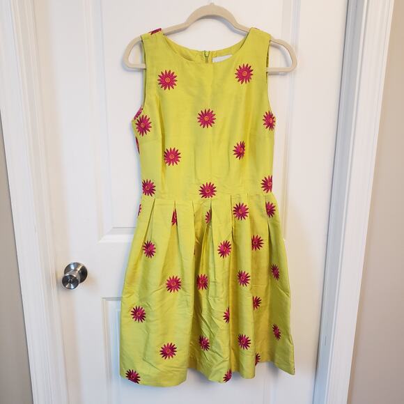 Celebration Fantastic Silk Chartreuse Dress with Hot Pink Flowers Size Medium - Picture 2 of 6